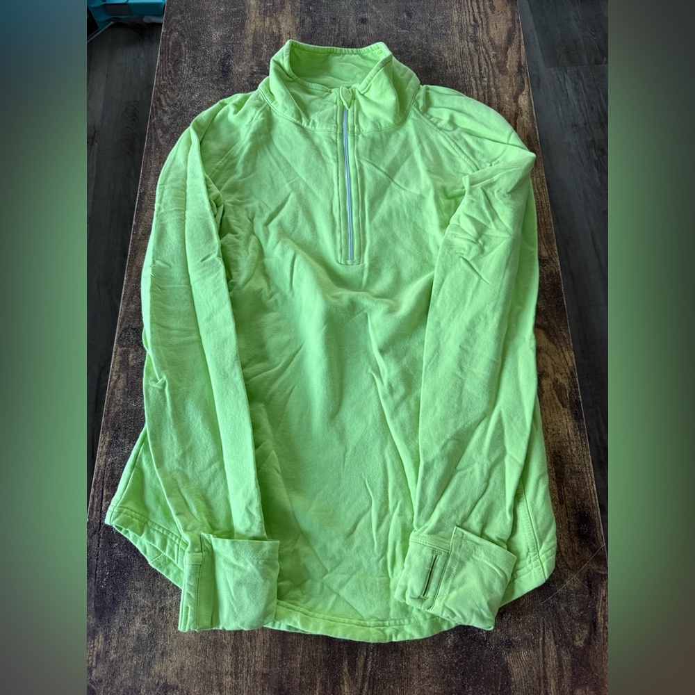 TASC Performance Technology Bamboo Green Pullover Thumb Holes Women’s Size M
